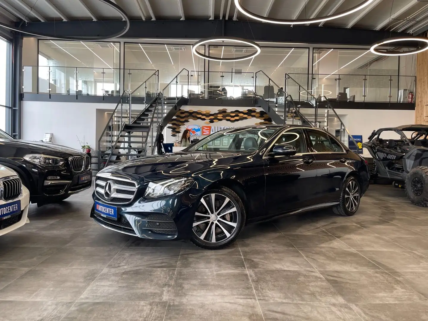 Mercedes-Benz E 350 d *LED*KAMERA*NAVI*PDC*BURMESTER*CARPLAY* Grün - 1