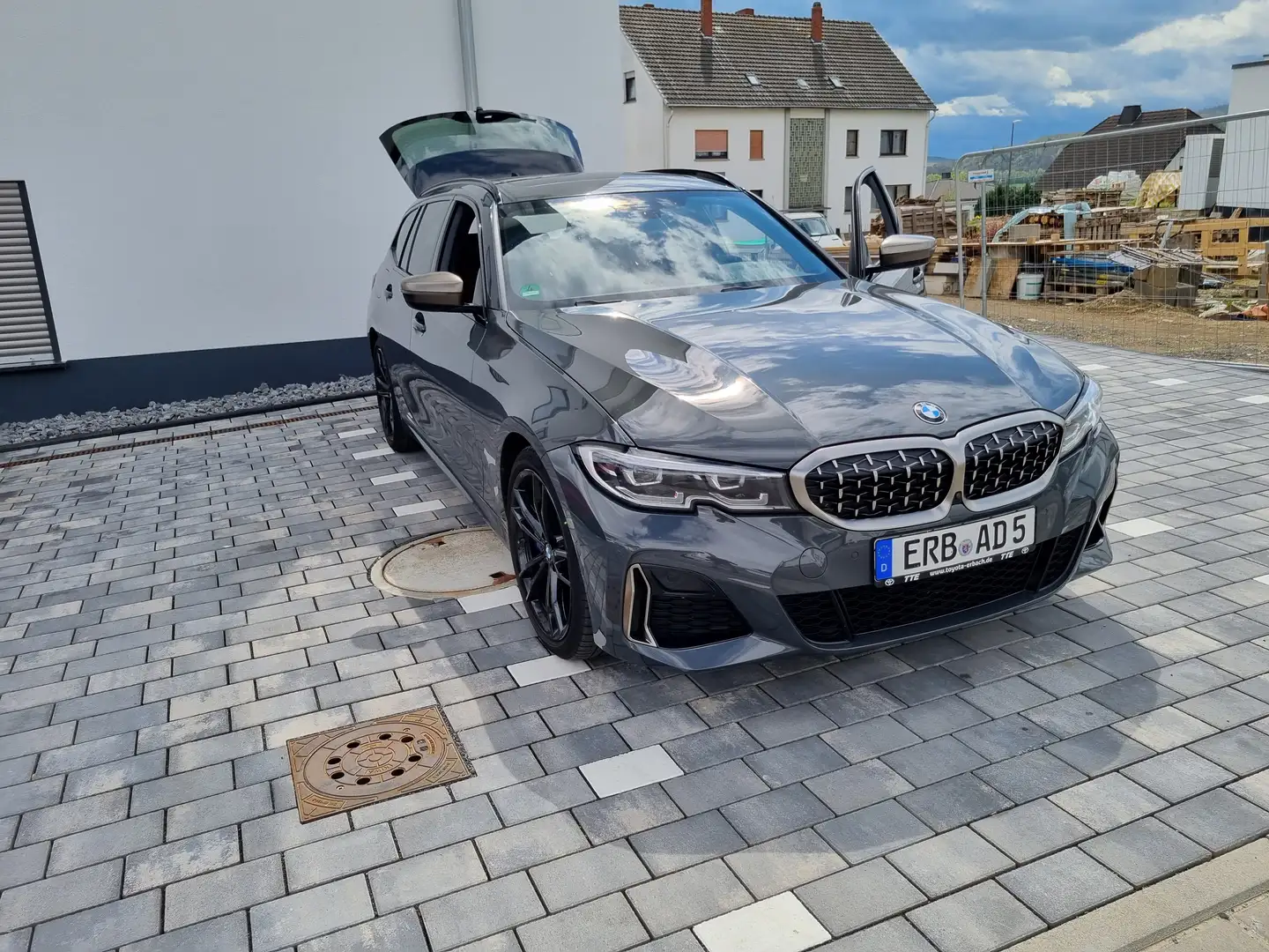 BMW 340 M340i Touring xDrive Grau - 2