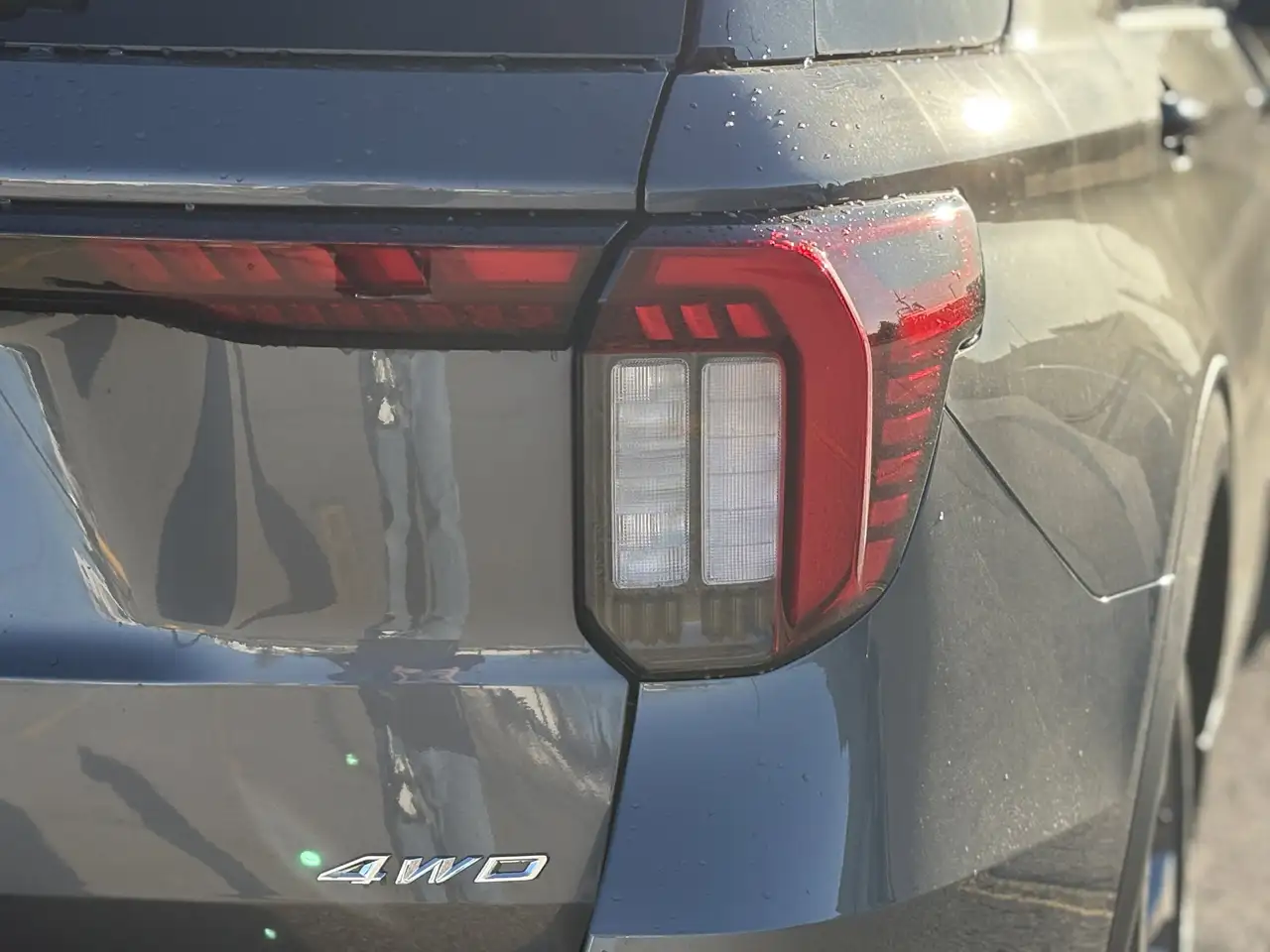 Ford Explorer снимка Ford Explorer