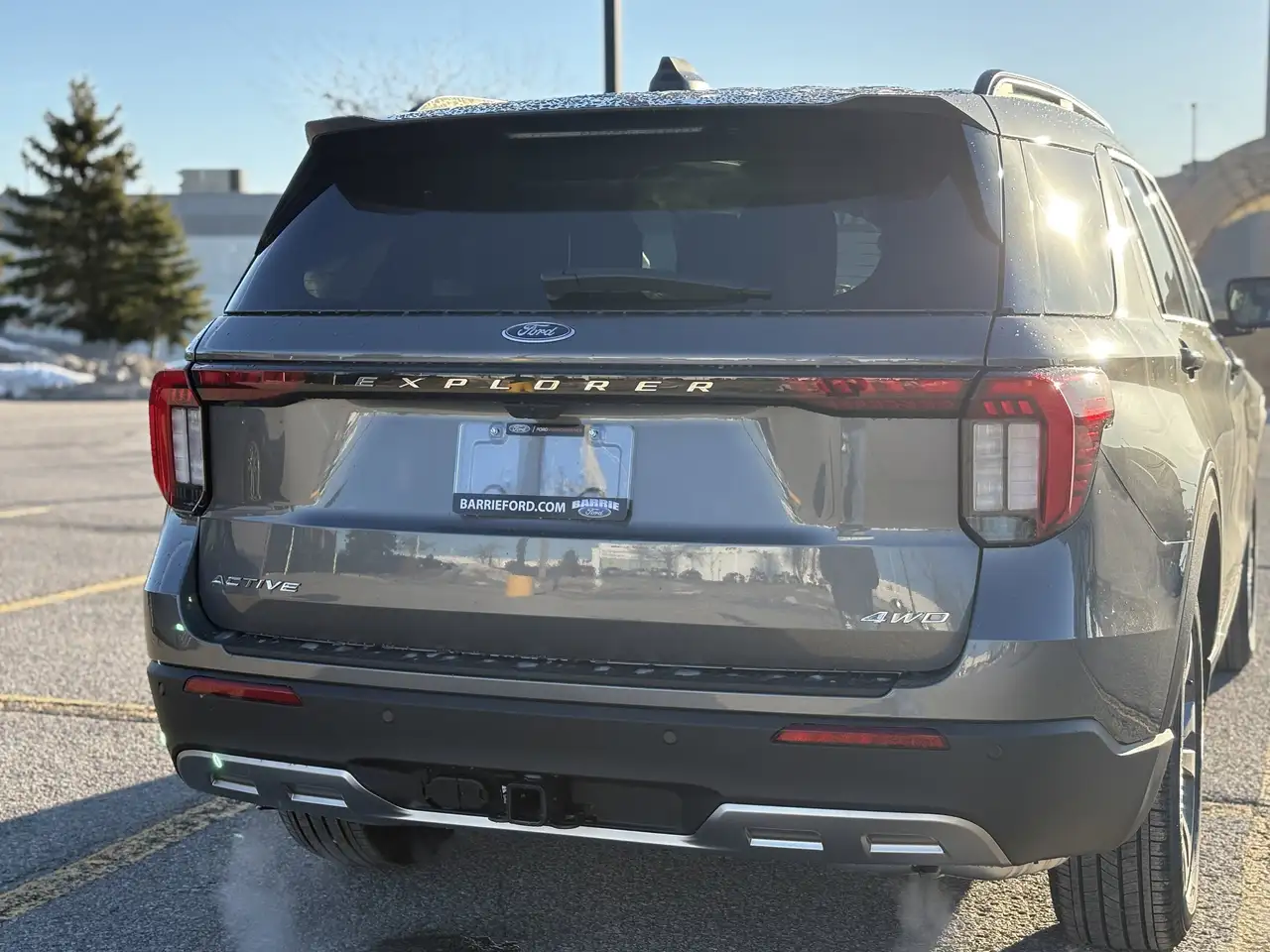Ford Explorer снимка Ford Explorer