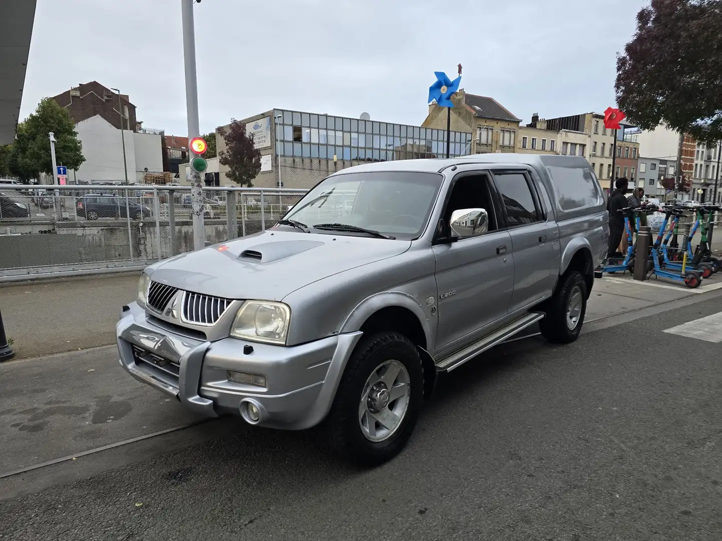 Mitsubishi L200 2.5 Turbo int. Canyon 4WD (EXPORT AFRICA MERCI) - 2