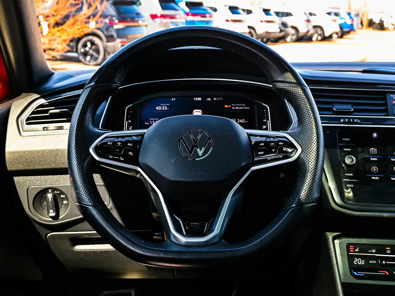 Volkswagen Tiguan снимка Volkswagen Tiguan