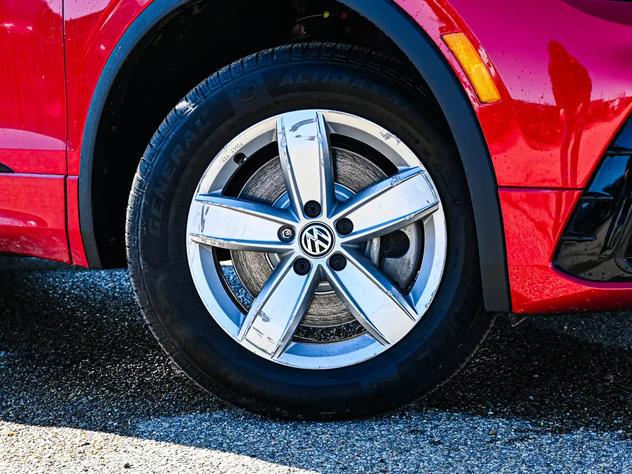Volkswagen Tiguan снимка Volkswagen Tiguan