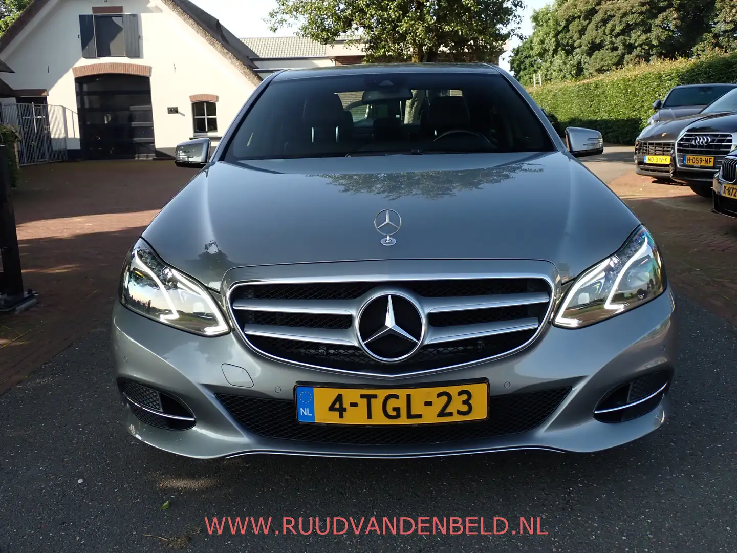 Mercedes-Benz E 200 CDI Ambition Avantgarde NAVI/PDC Grigio - 2