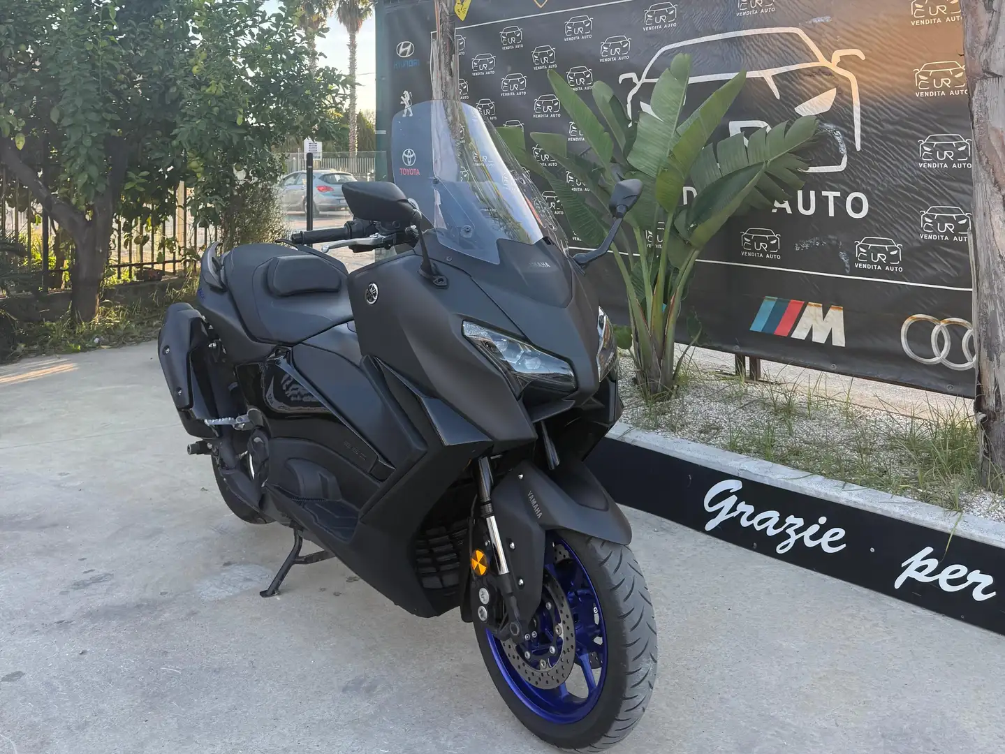 Yamaha TMAX 560 Icon Black Nero - 1