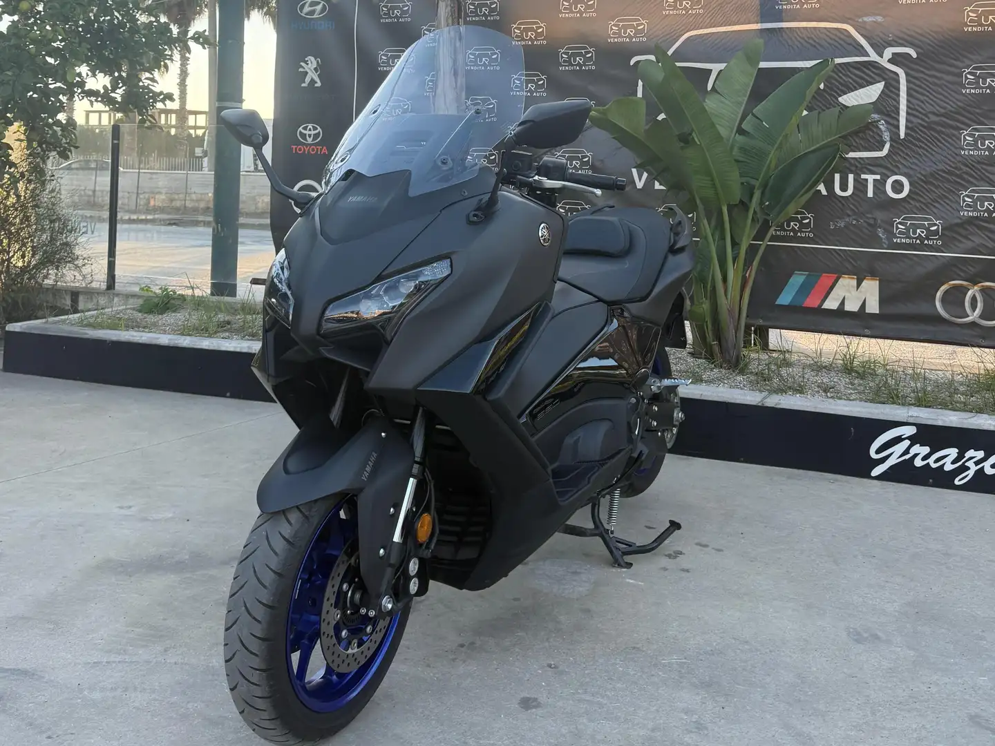 Yamaha TMAX 560 Icon Black Nero - 2
