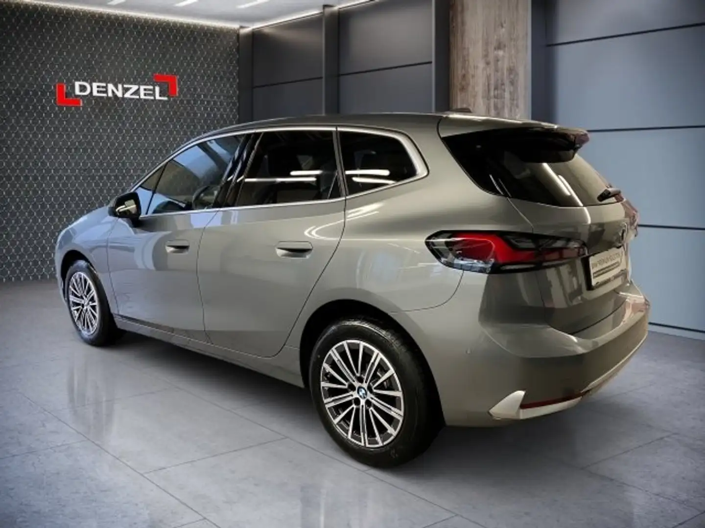 BMW 218 d Active Tourer B47 U06 Grau - 2