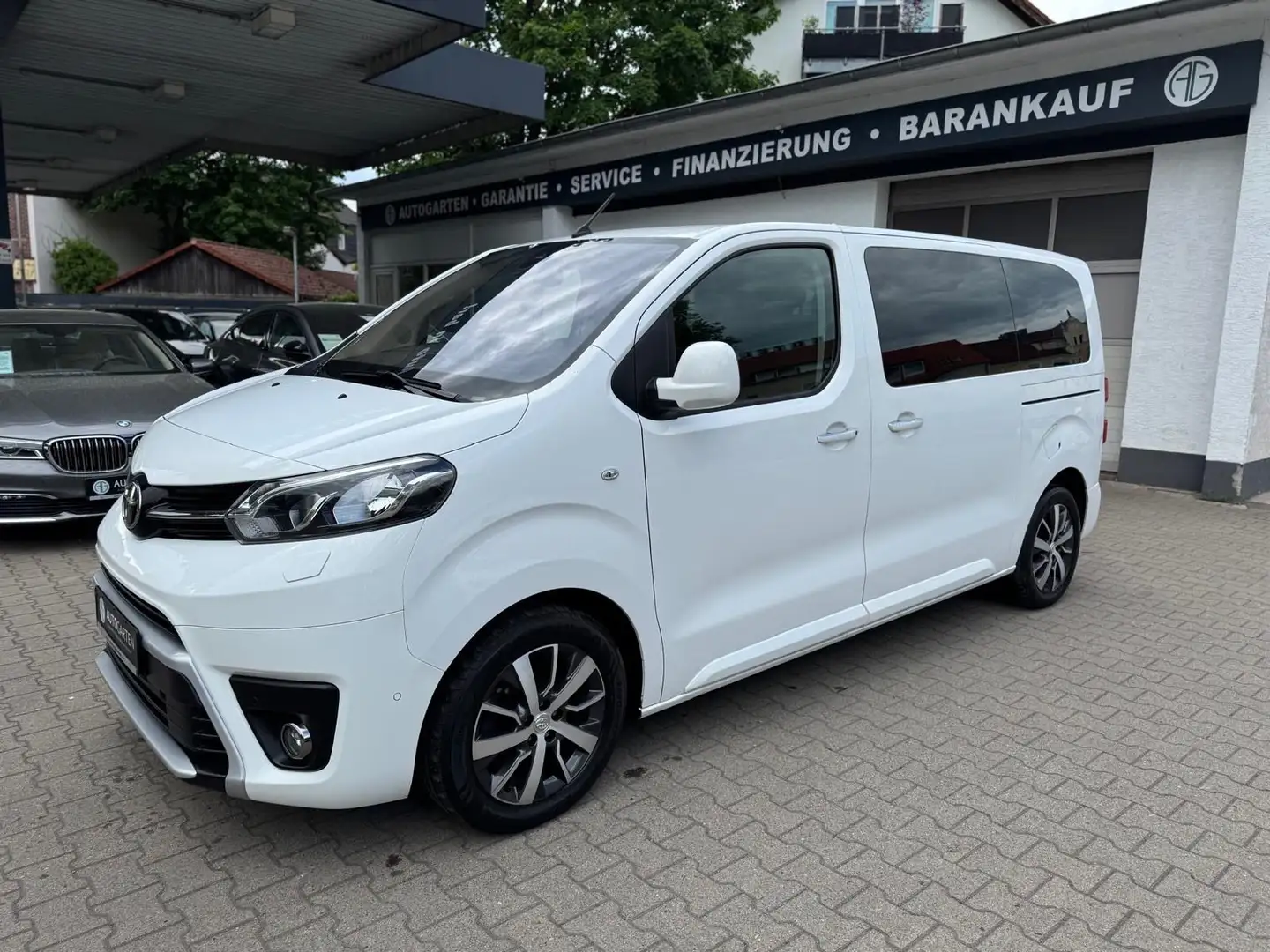 Toyota Proace Verso*L1*8-SITZER*AHK*SHZ*KAM*SPUR*HEAD-UP Wit - 2