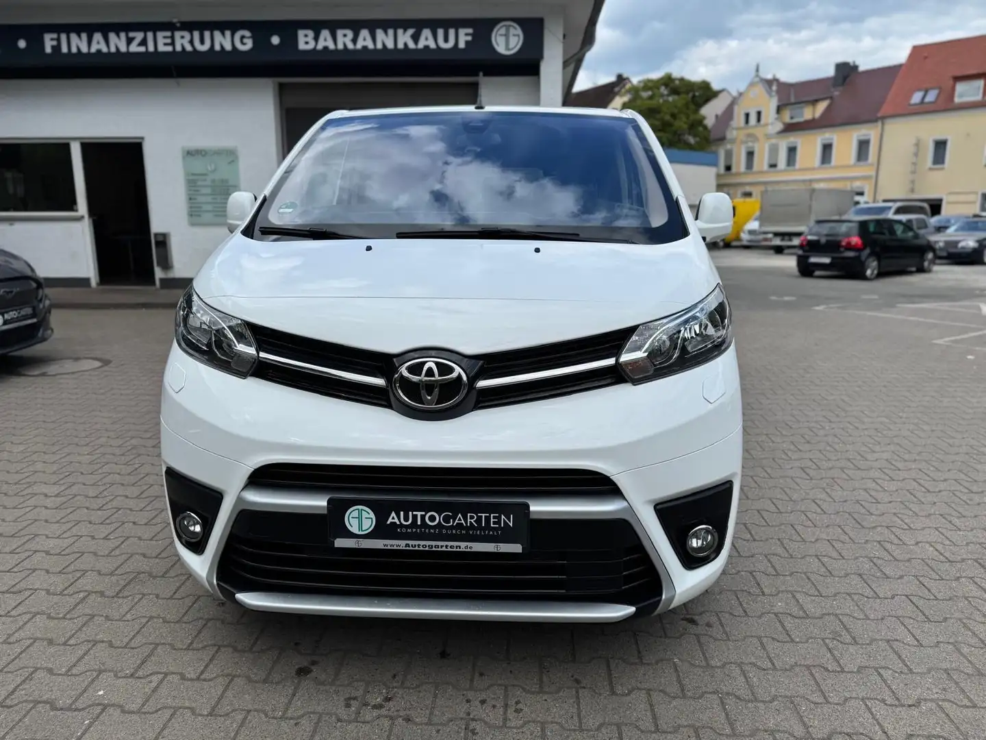 Toyota Proace Verso*L1*8-SITZER*AHK*SHZ*KAM*SPUR*HEAD-UP Wit - 1
