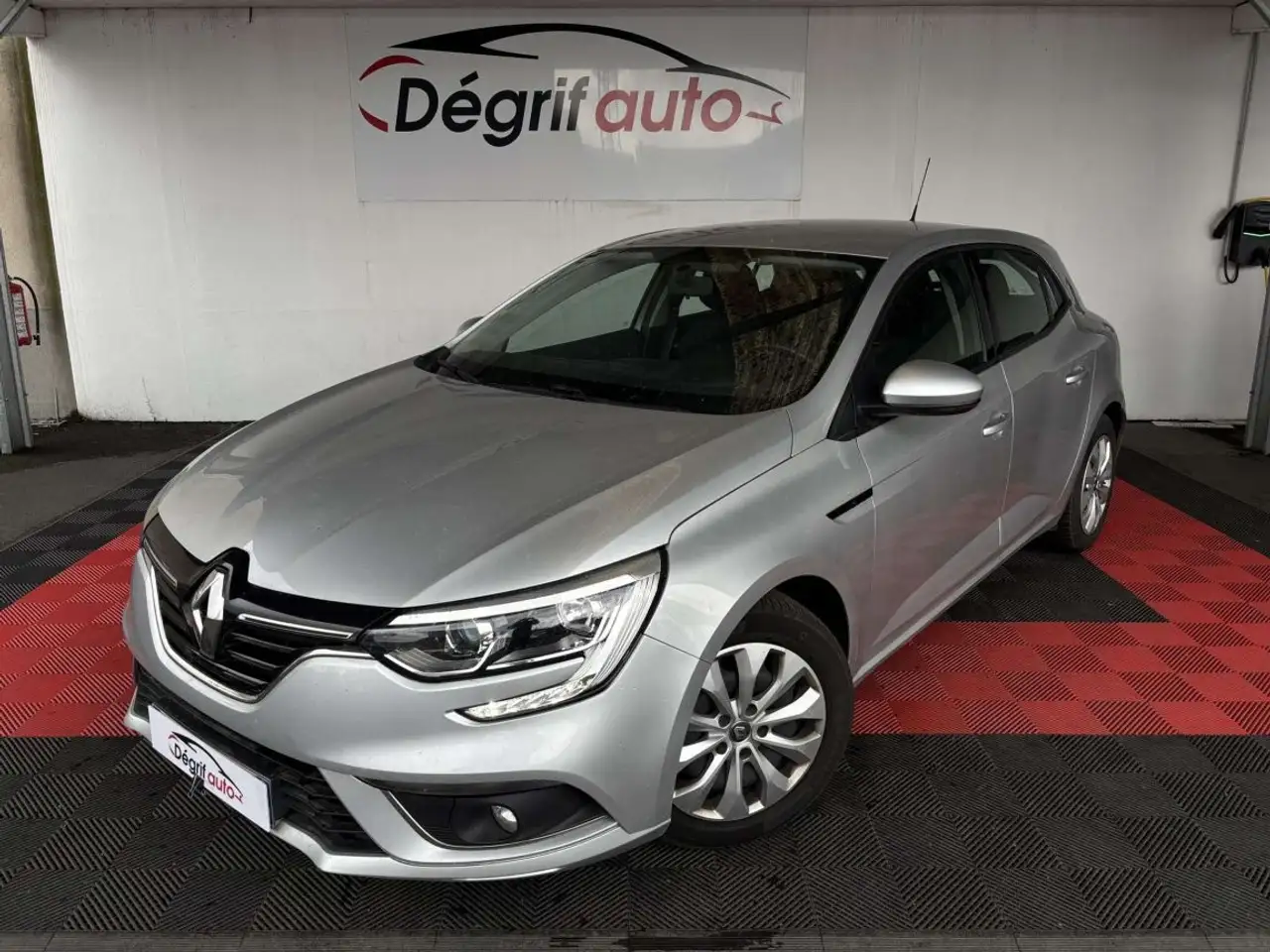 Renault Megane IV MÃ©gane IV Berline dCi 110 Energy Lif