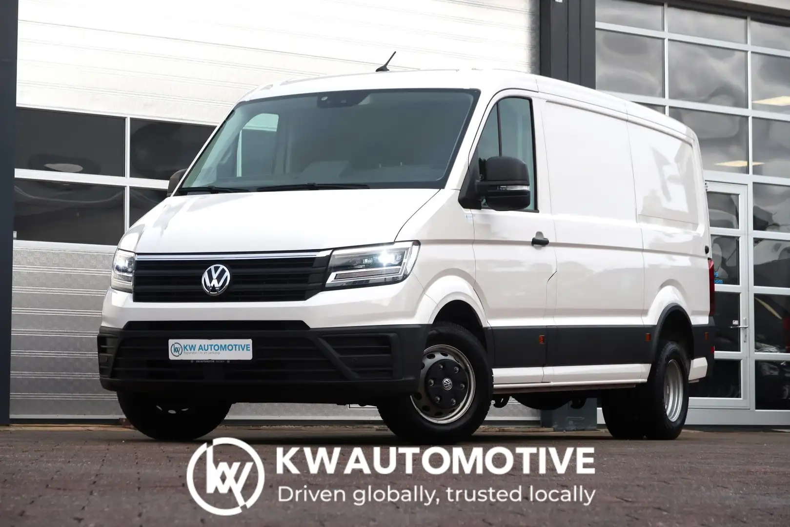 Volkswagen Crafter 50 2.0 TDI DL L3H2 3.5 T/ LED/ CAMERA/ NAVI/ CRUIS Wit - 1