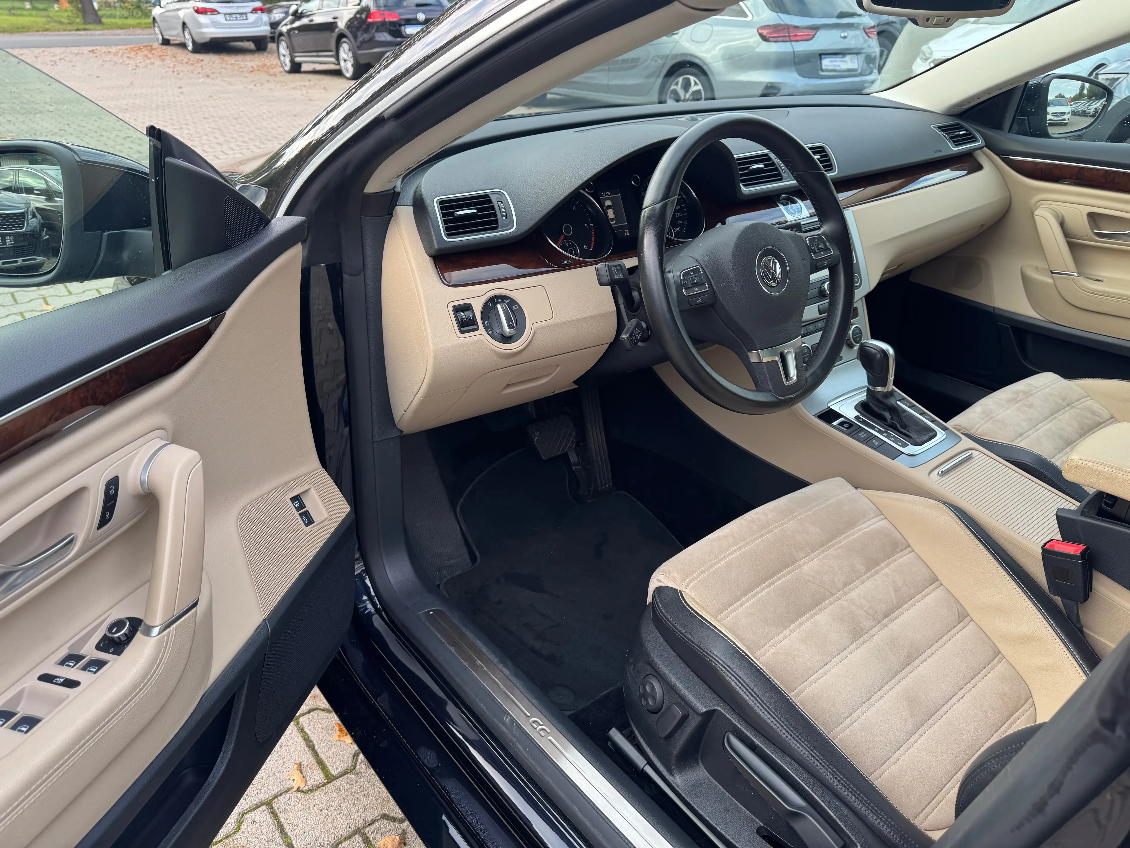 Volkswagen CC 2.0 TDI DSG *Rückfahrkamera*Standheizung* — photo 7