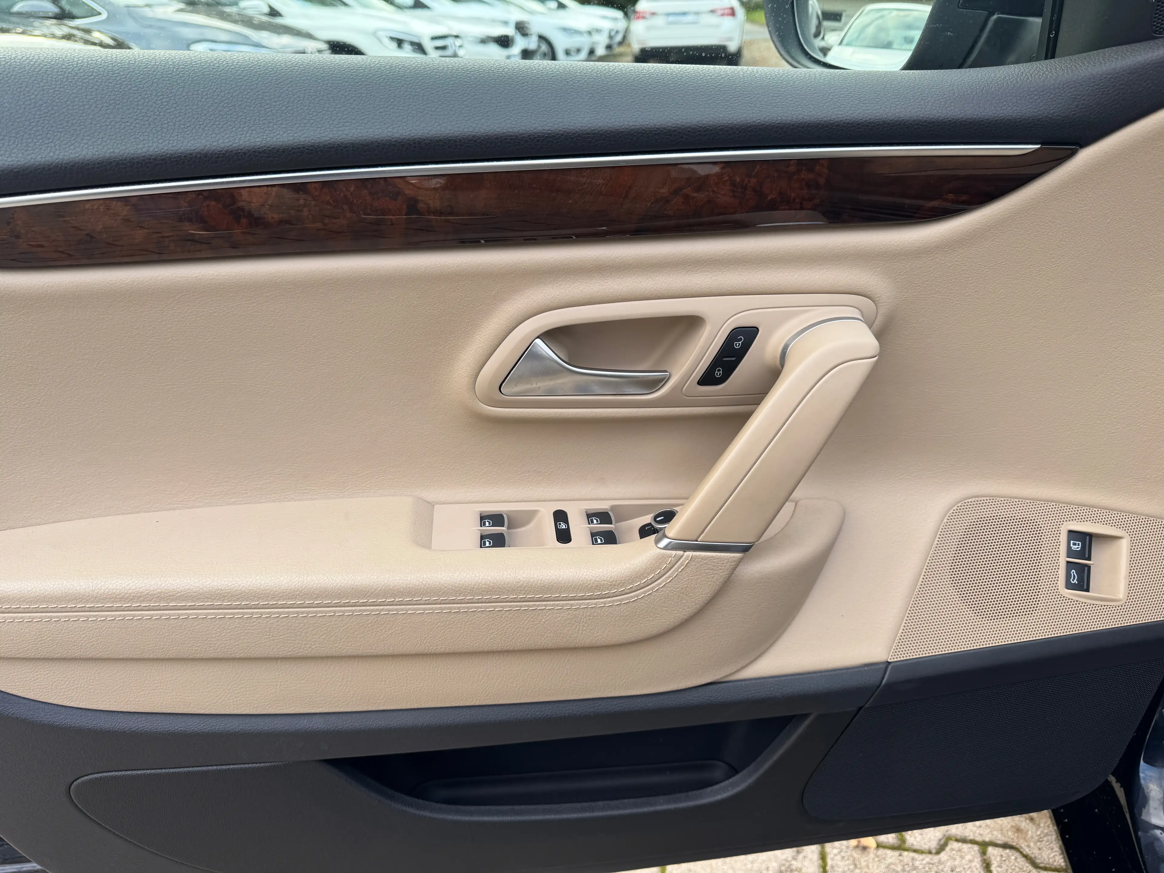 Volkswagen CC 2.0 TDI DSG *Rückfahrkamera*Standheizung* — photo 8