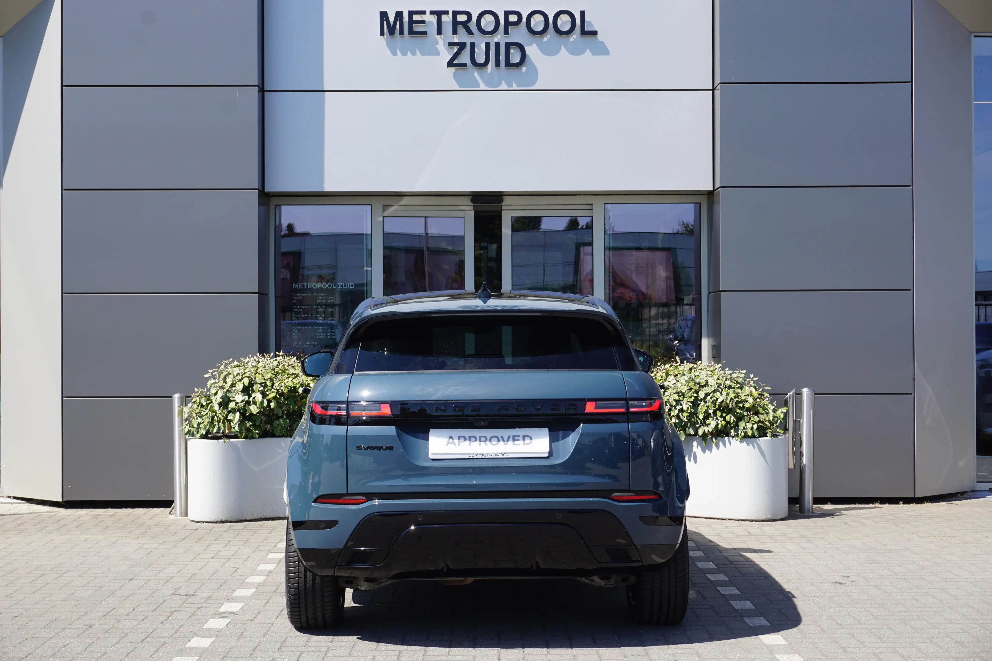 Land Rover Range Rover Evoque 1.5 Plug-in Hybrid P270e Dynamic SE — photo 8