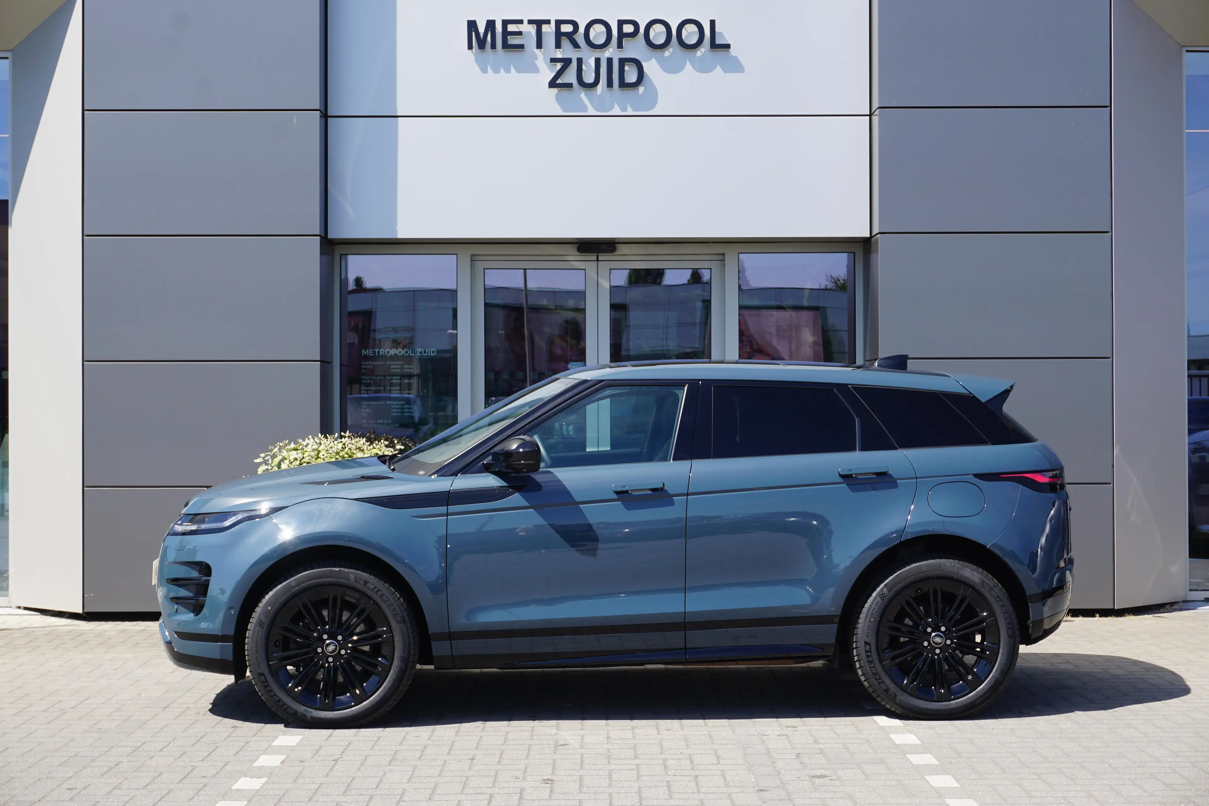 Land Rover Range Rover Evoque 1.5 Plug-in Hybrid P270e Dynamic SE — photo 9