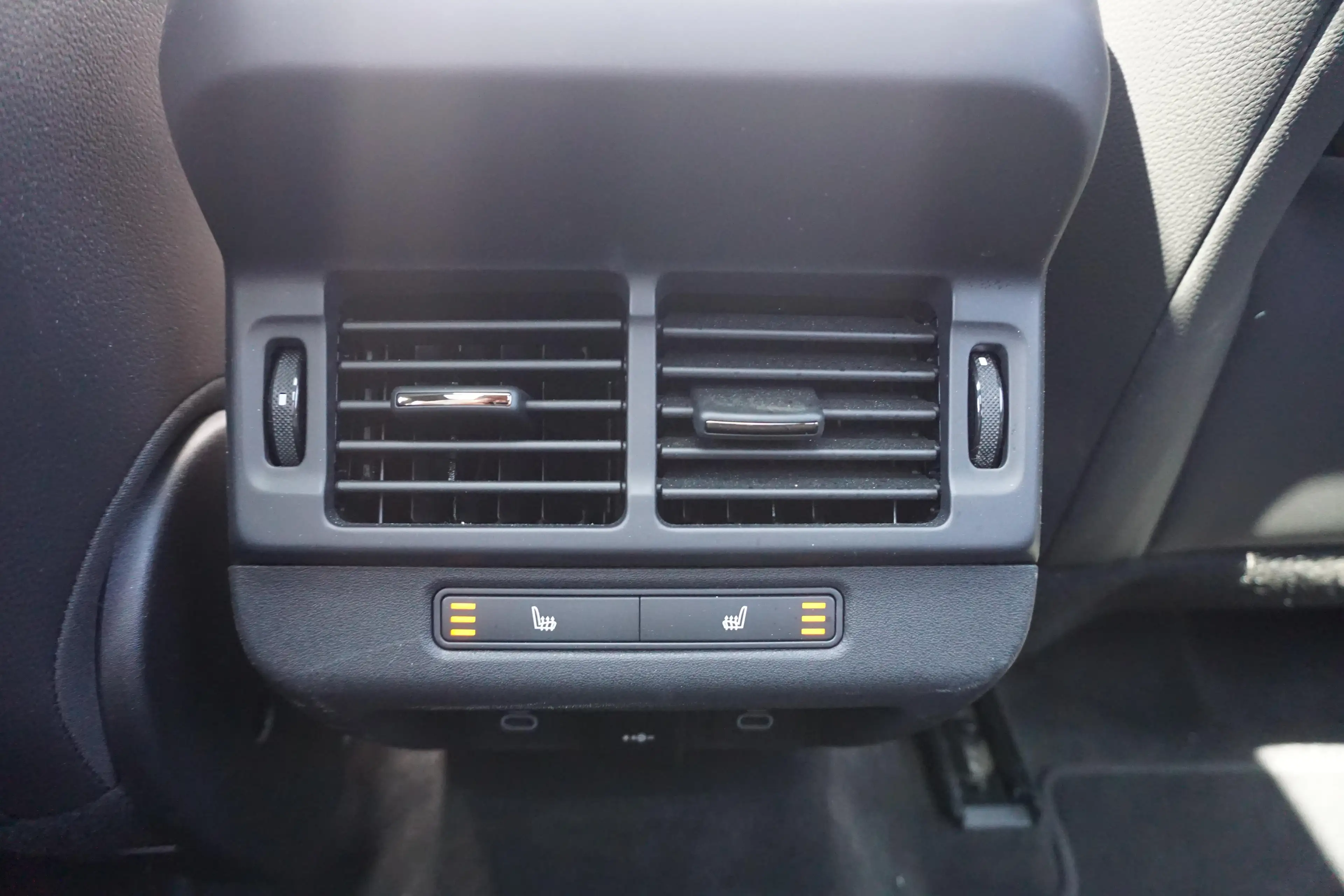 Land Rover Range Rover Evoque 1.5 Plug-in Hybrid P270e Dynamic SE — photo 15