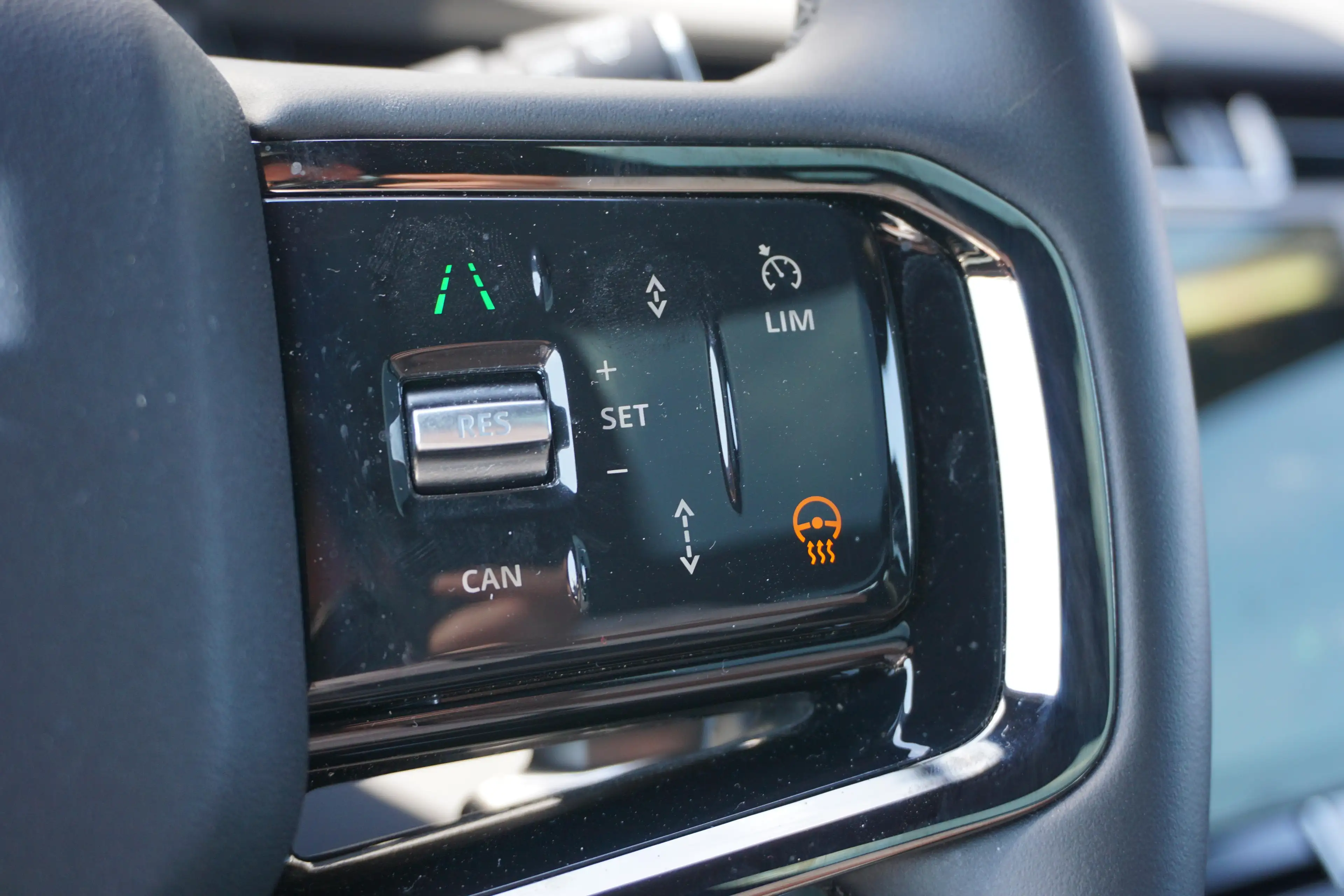 Land Rover Range Rover Evoque 1.5 Plug-in Hybrid P270e Dynamic SE — photo 16