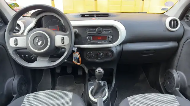 Renault Twingo view 11