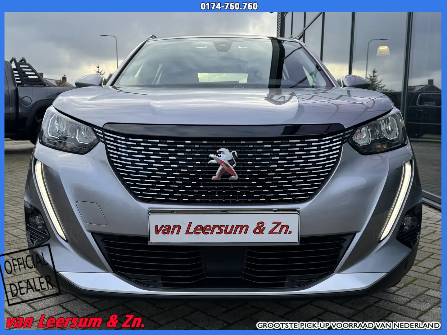 Peugeot 2008 1.2 PureTech Blue Lease Allure | Automaat | Pano | Gris - 2