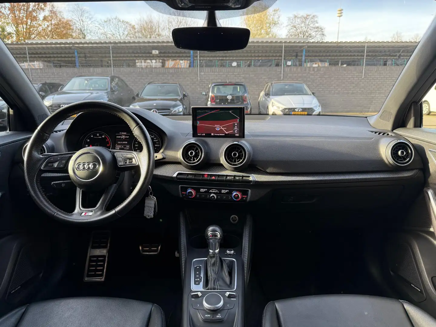 Audi Q2 1.4 TFSI CoD Sport S-Line Navi LED B&O Grijs - 2