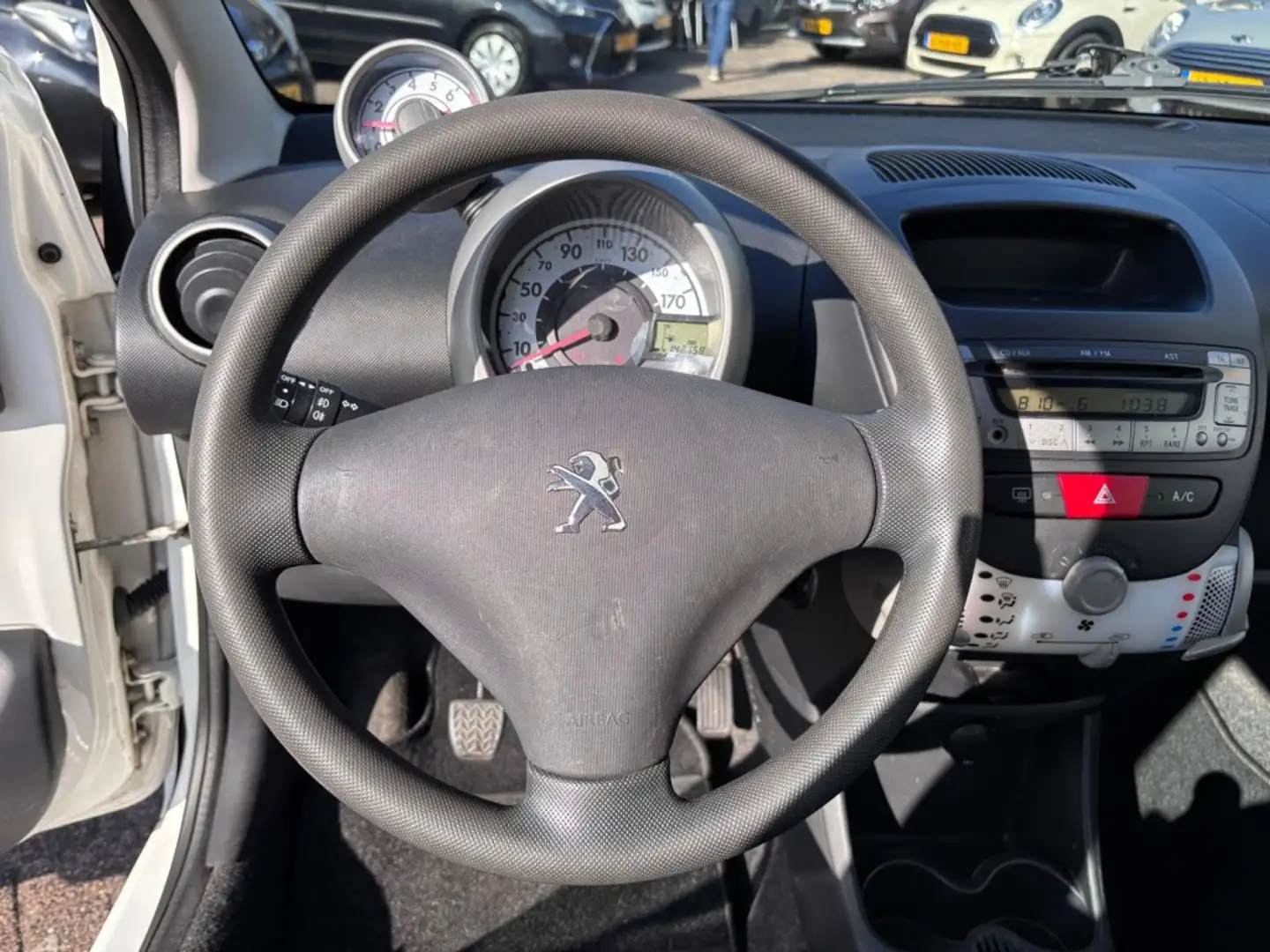 Peugeot 107 1.0 Active Wit - 2