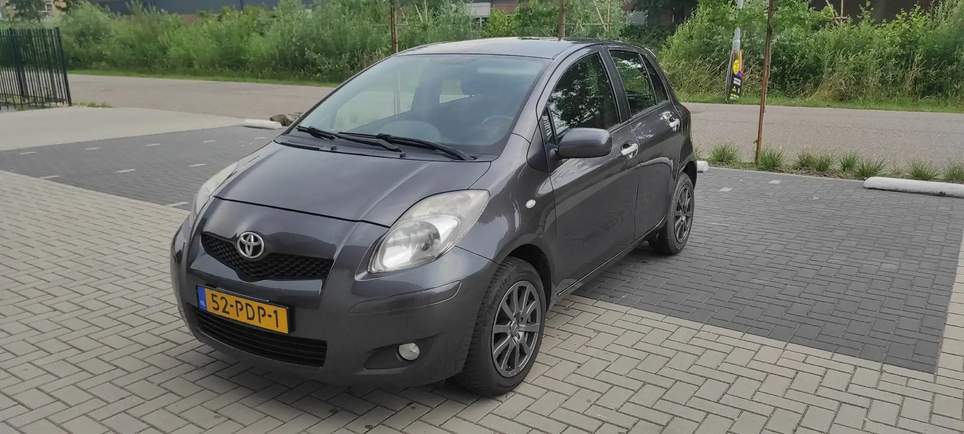 Toyota Yaris 1.33 VVT-i Edition - 1