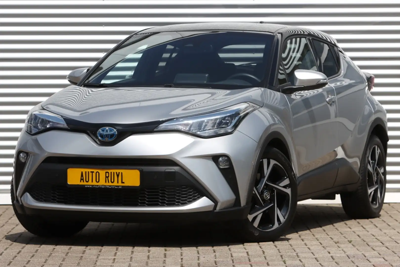 Toyota C-HR 1.8 Hybrid Team-D Style Bi-Tone / Navi / Carplay Grijs - 1