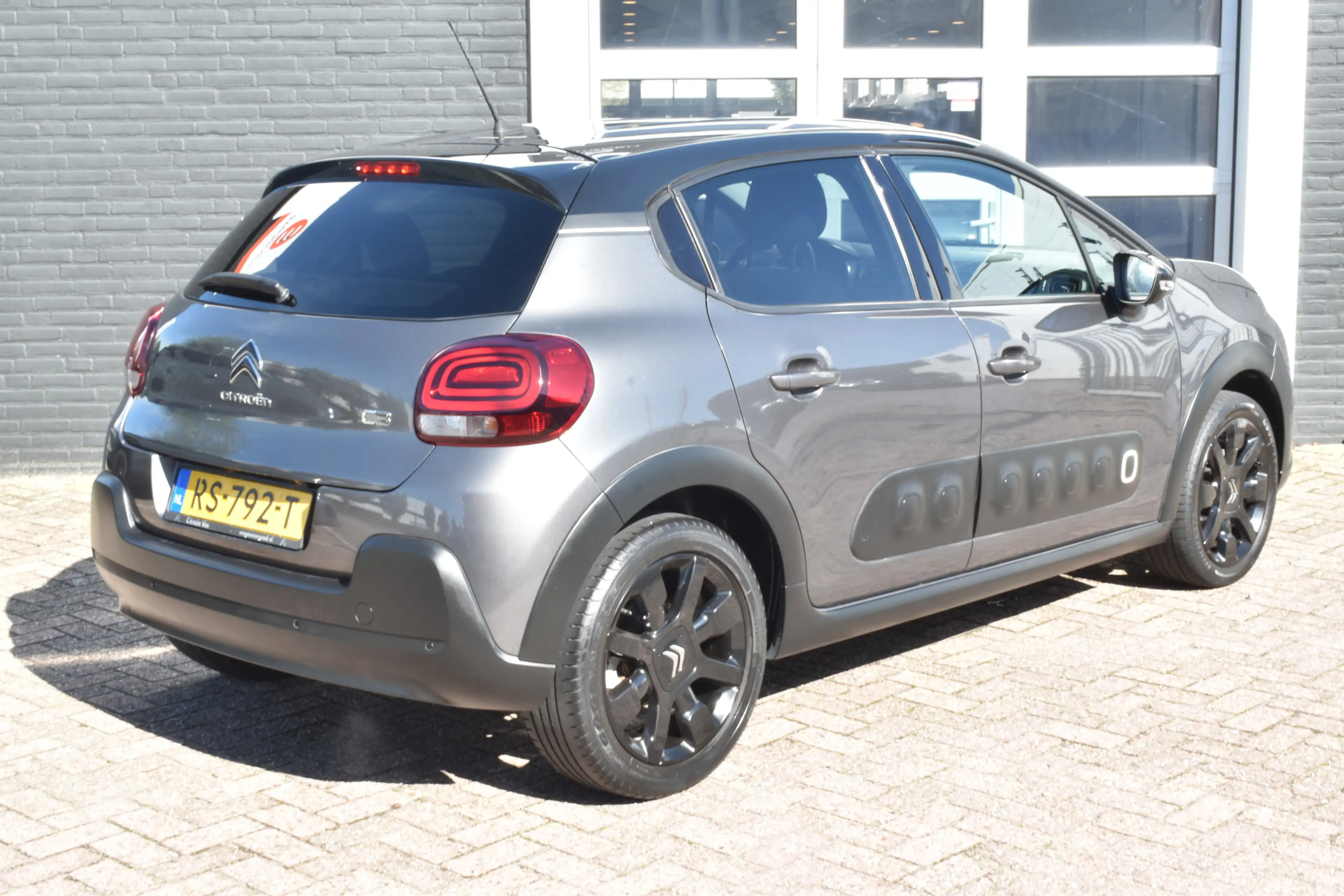Citroen C3 PureTech 110 Shine Navigatie | Airco | Camera acht — photo 3