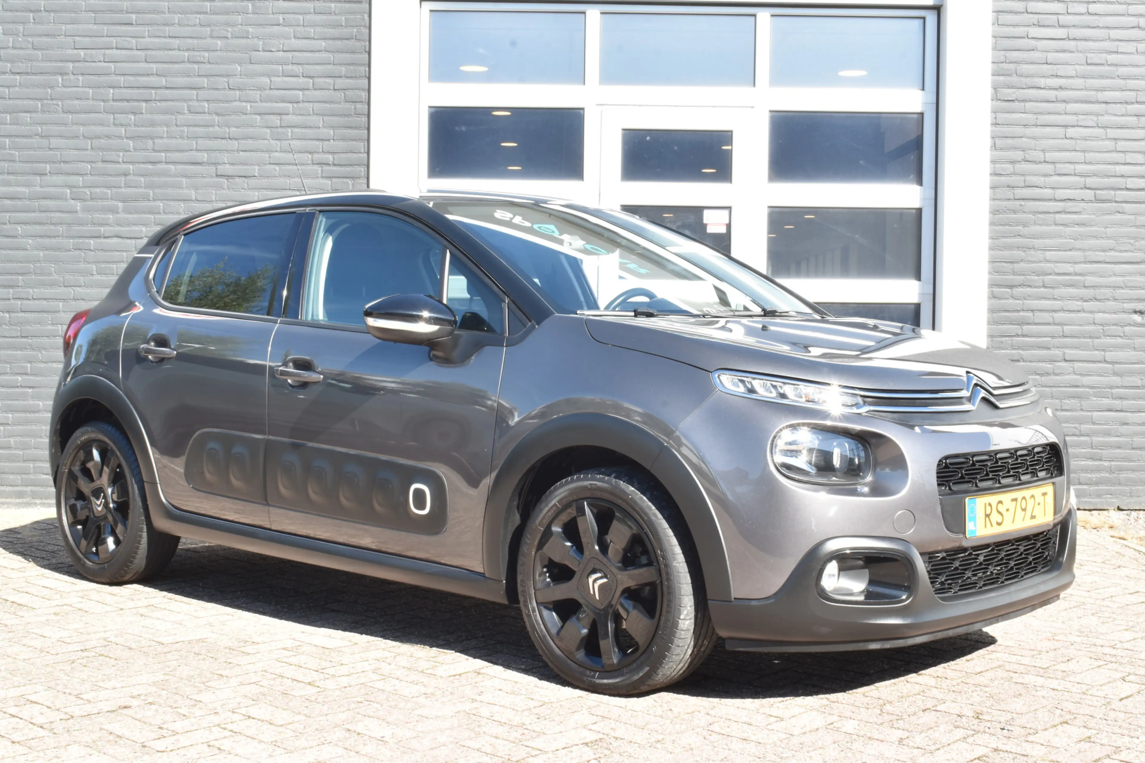 Citroen C3 PureTech 110 Shine Navigatie | Airco | Camera acht — photo 4