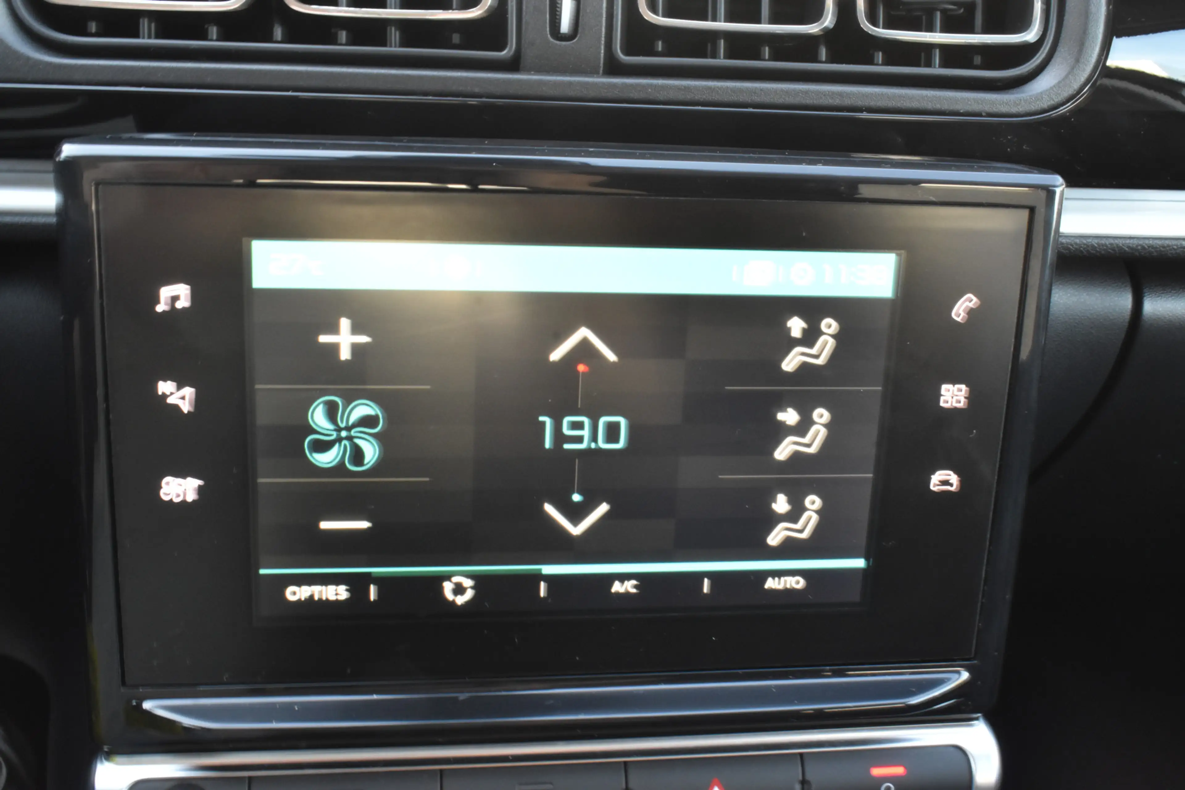 Citroen C3 PureTech 110 Shine Navigatie | Airco | Camera acht — photo 13