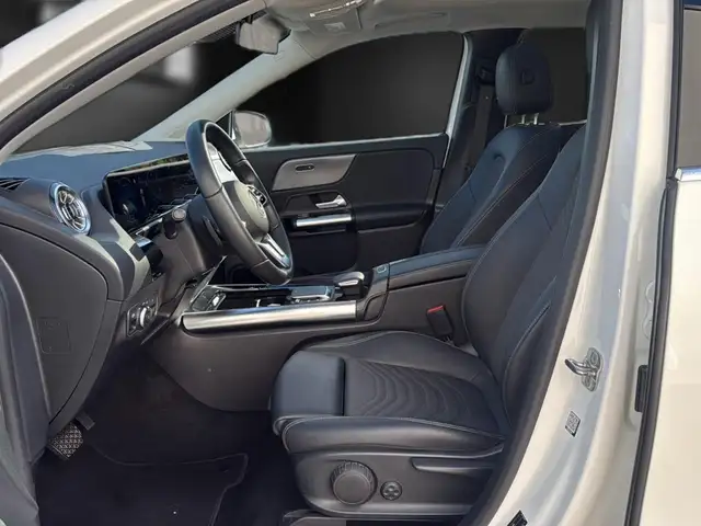 Mercedes-Benz EQA view 12