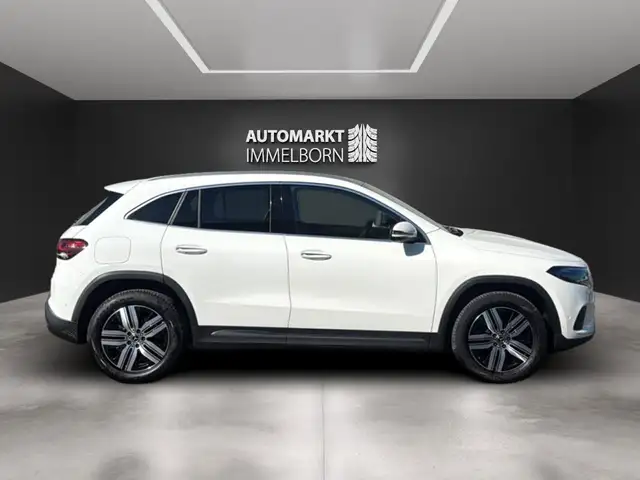 Mercedes-Benz EQA view 9