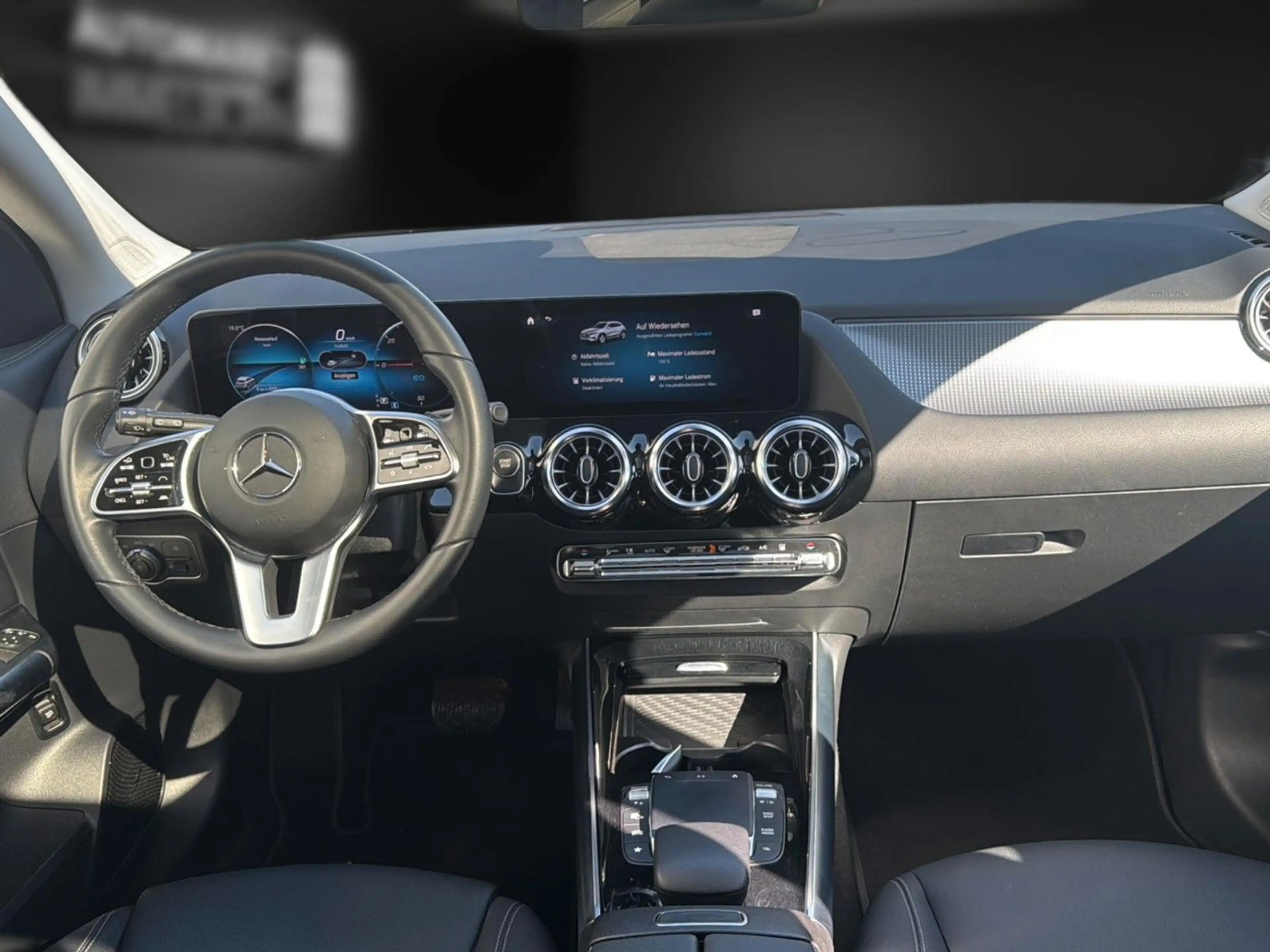 Mercedes-Benz EQA 300 Allrad MBUXDistro*Pano*Kamera*LED*SOH97% — photo 11