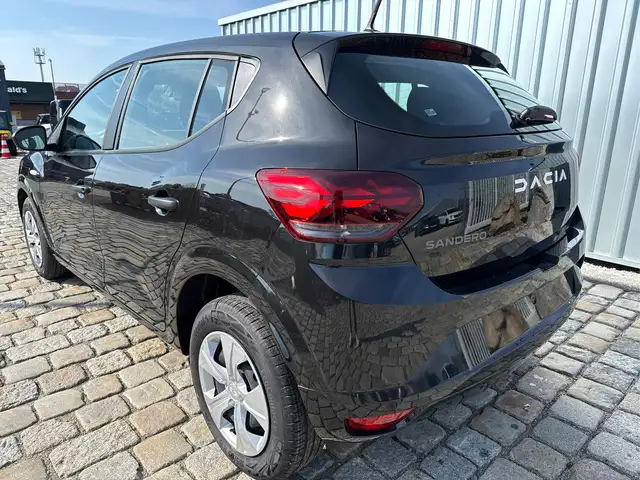 Dacia Sandero view 4