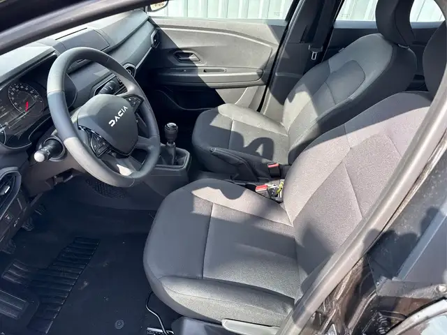 Dacia Sandero view 8