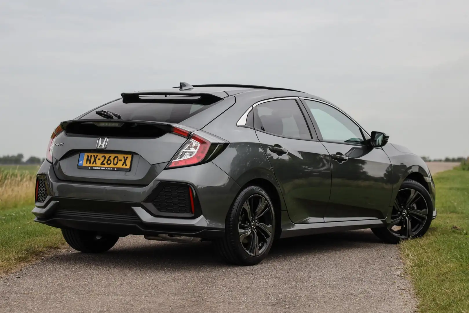 Honda Civic 1.0 i-VTEC Premium Aut. ✅ Pano ✅ Leder ✅ ACC Grijs - 2