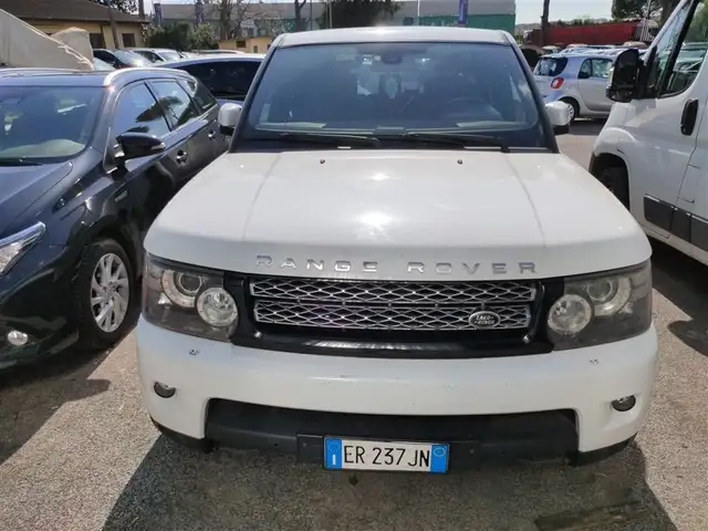 Land Rover Range Rover Sport view 3