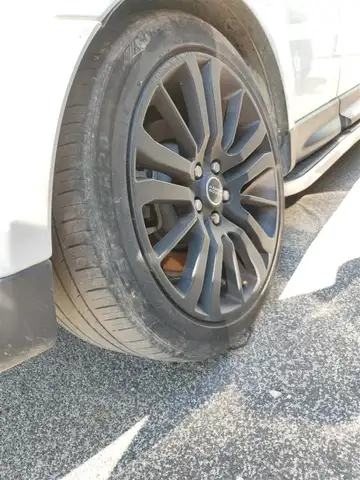 Land Rover Range Rover Sport view 11
