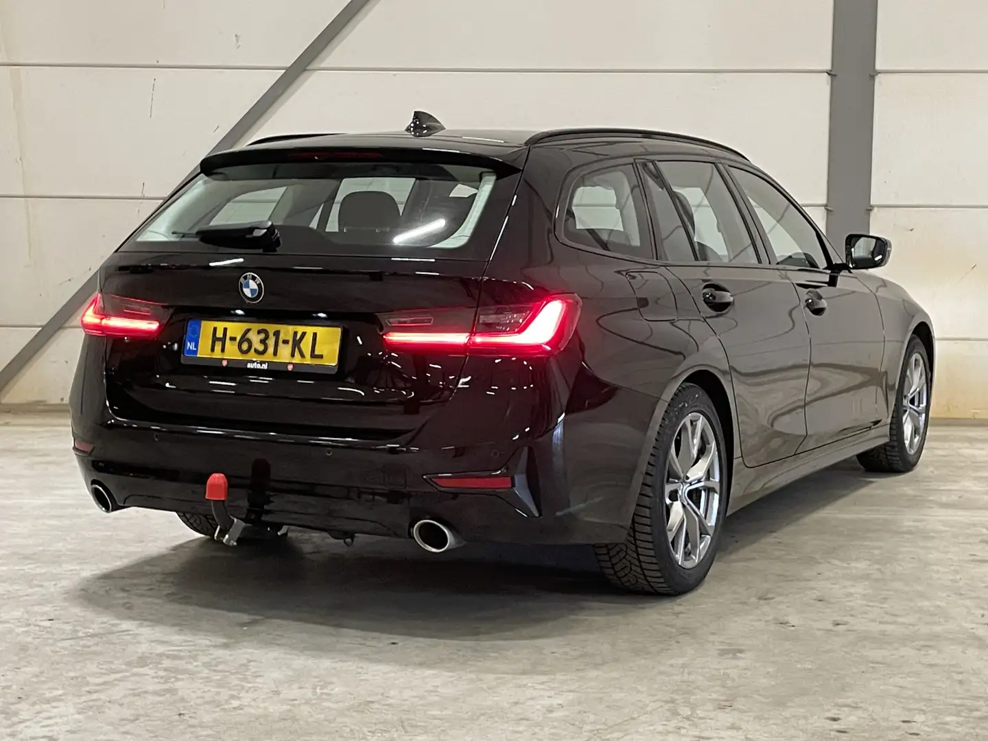 BMW 320 3-serie Touring 320i Executive Edition | Trekhaak Zwart - 2