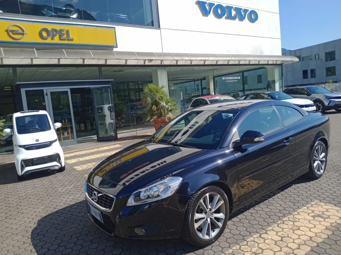 Volvo C70 C70 II 2005 2.0 d3 Summum 150cv geartronic Nero - 1