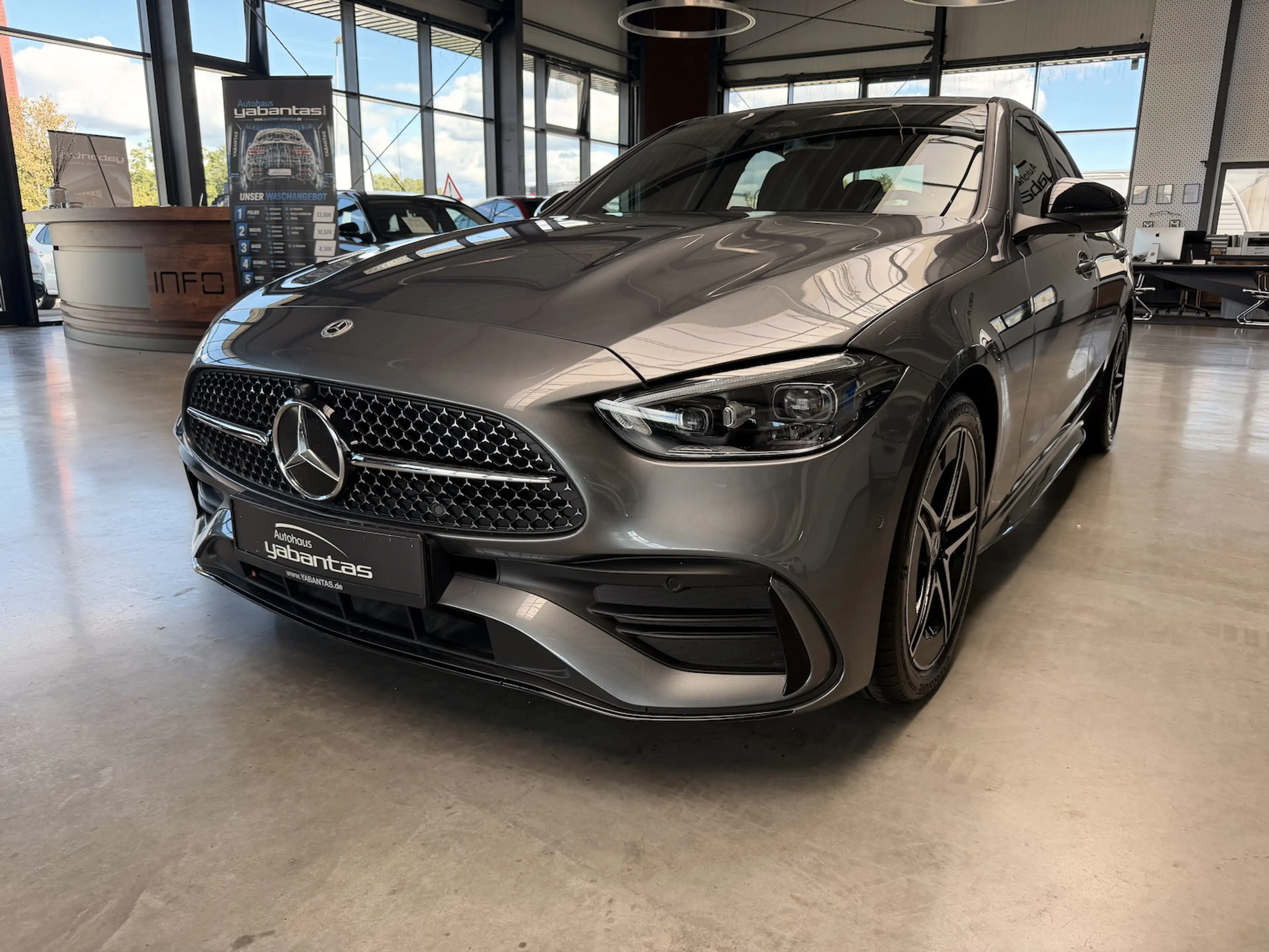 Mercedes-Benz C 200 AMG Line Keyless 360Gr. Distro Night Ambientenbele