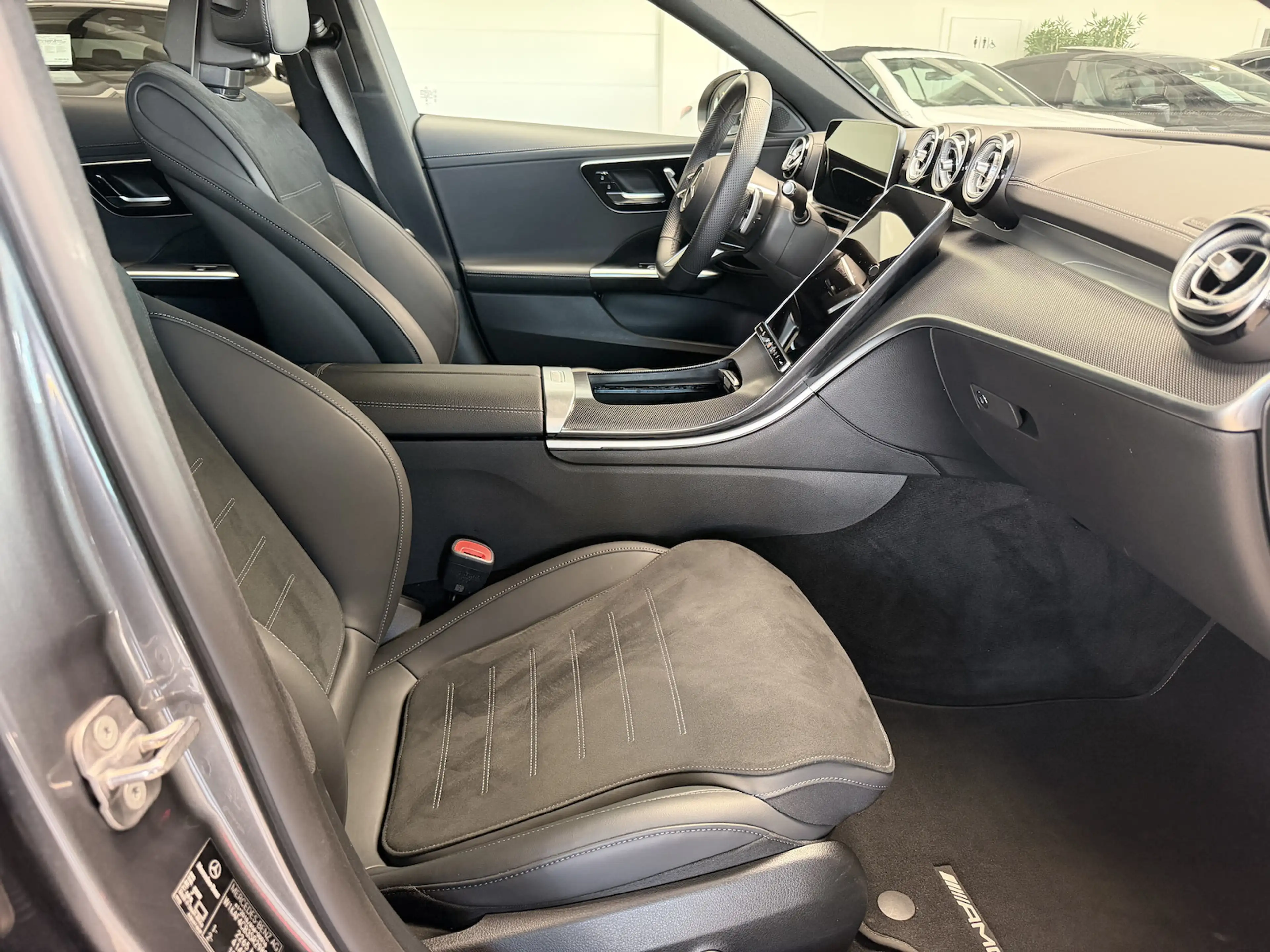 Mercedes-Benz C 200 AMG Line Keyless 360Gr. Distro Night Ambientenbele — photo 7