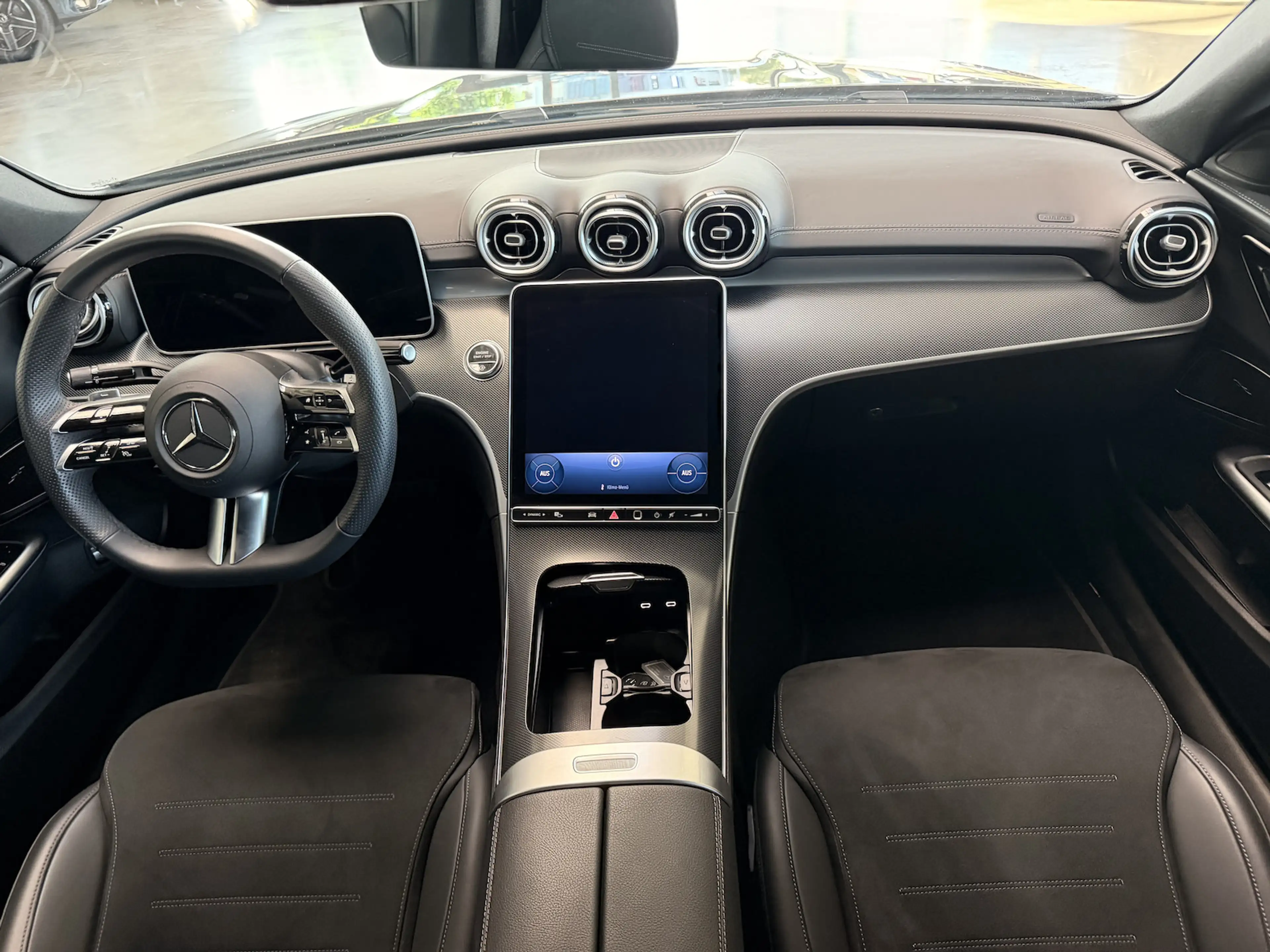 Mercedes-Benz C 200 AMG Line Keyless 360Gr. Distro Night Ambientenbele — photo 9
