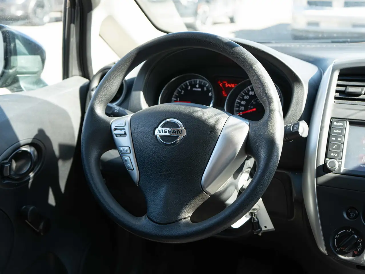 Nissan Note снимка Nissan Note