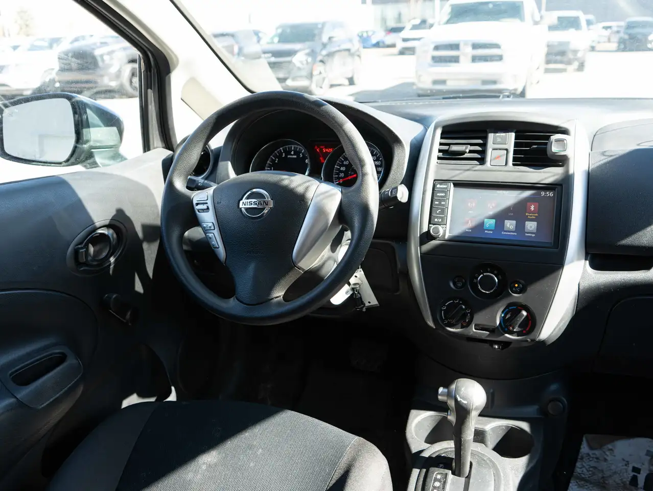 Nissan Note снимка Nissan Note