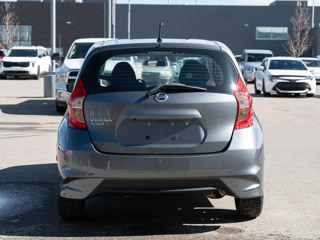 Nissan Note снимка Nissan Note