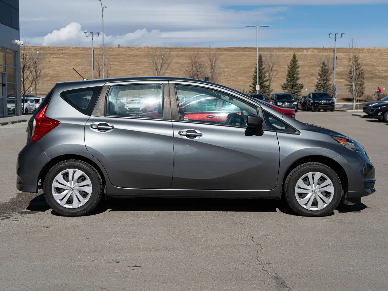 Nissan Note снимка Nissan Note