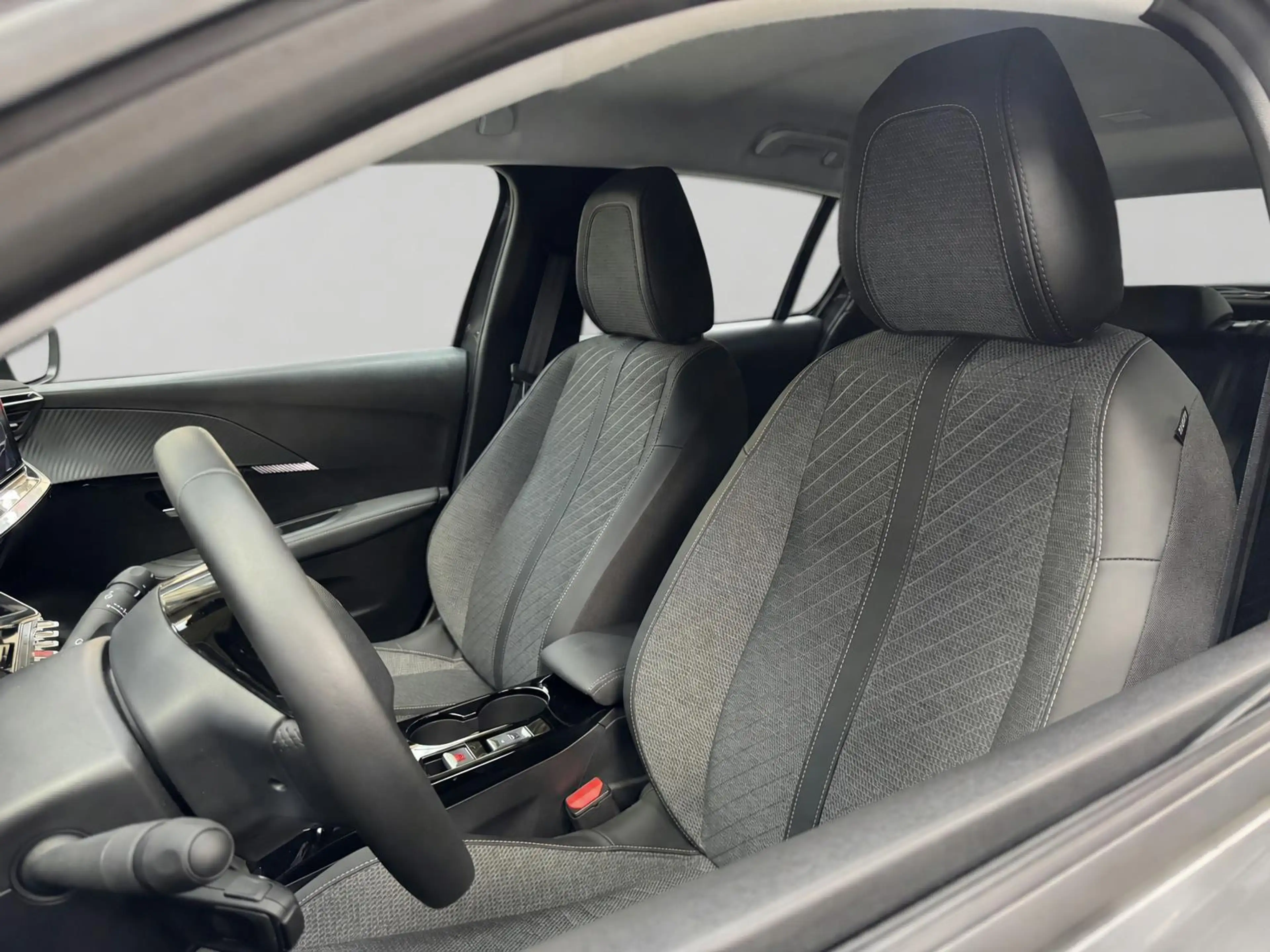 Peugeot 208 1.2 Hybrid 110 e-DCS6 Allure Automaat | 360 camera — photo 6