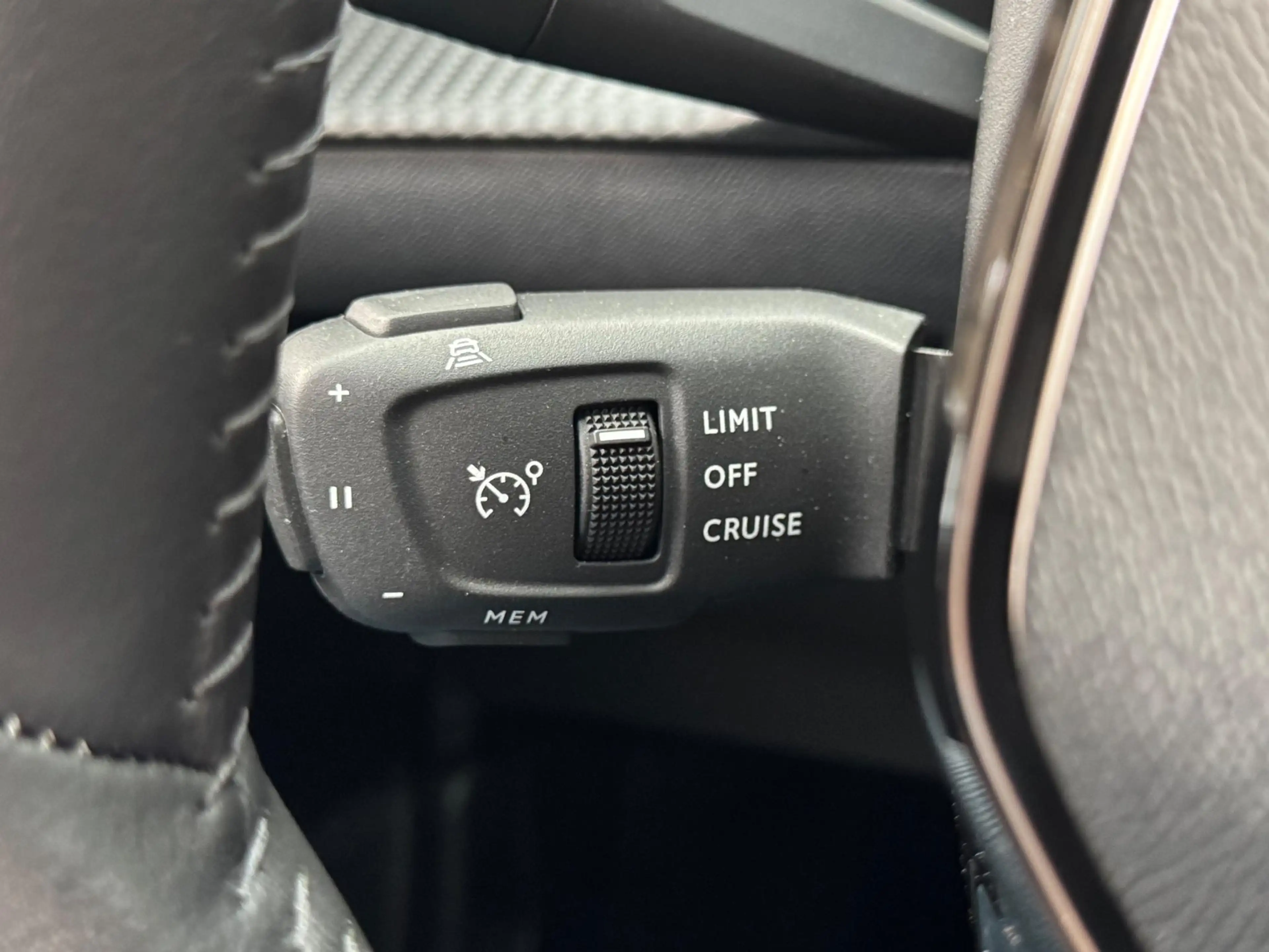 Peugeot 208 1.2 Hybrid 110 e-DCS6 Allure Automaat | 360 camera — photo 20