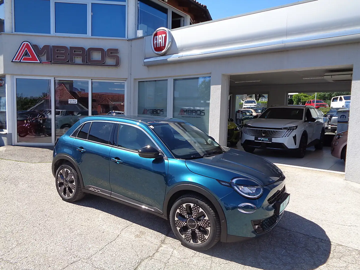 Fiat 600e 600 Elektro 54 kWh La Prima Grün - 1